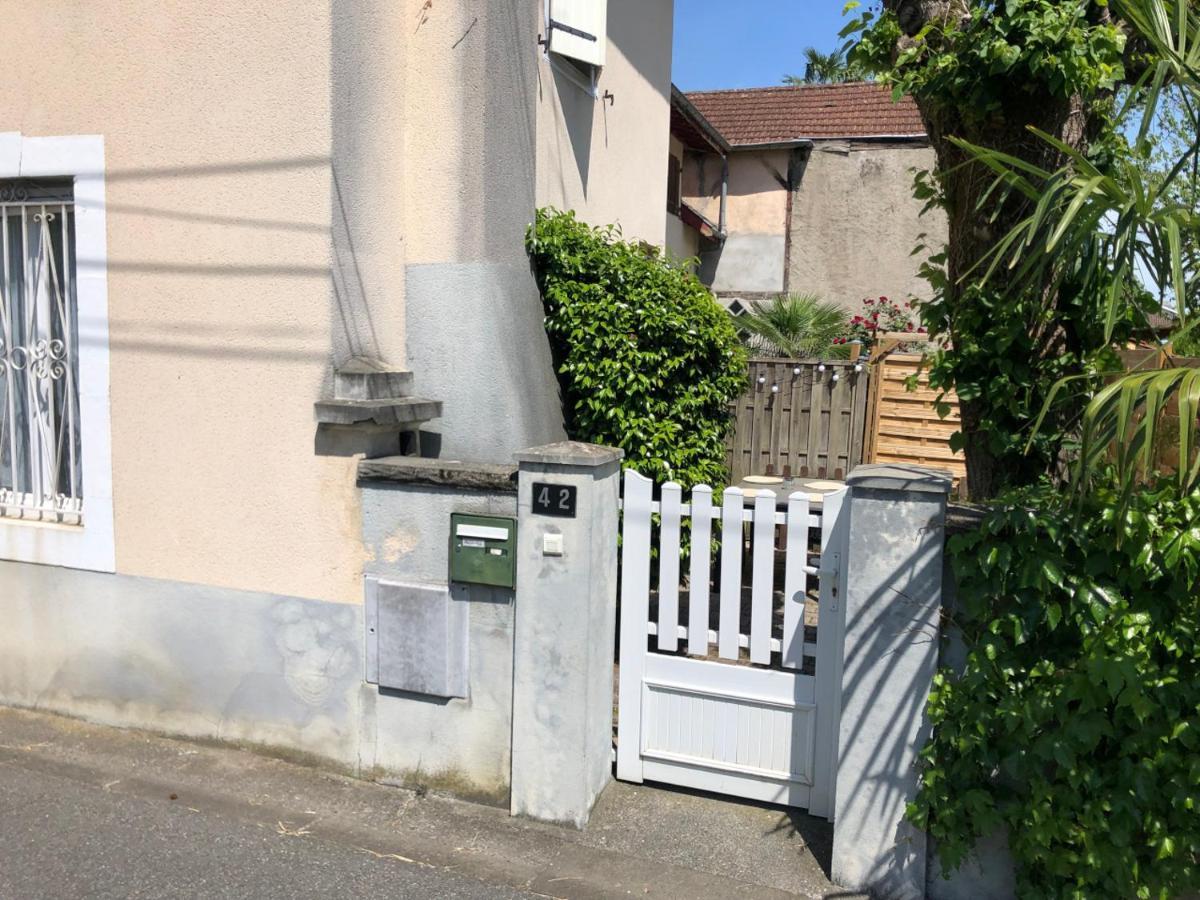Petite Maison Avec Terrasse Jurancon ภายนอก รูปภาพ